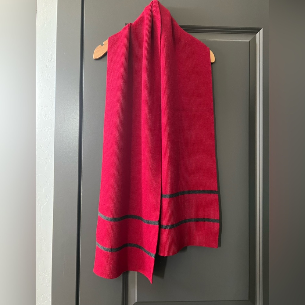 Banana Republic Men’s 100% Merino Wool Scarf